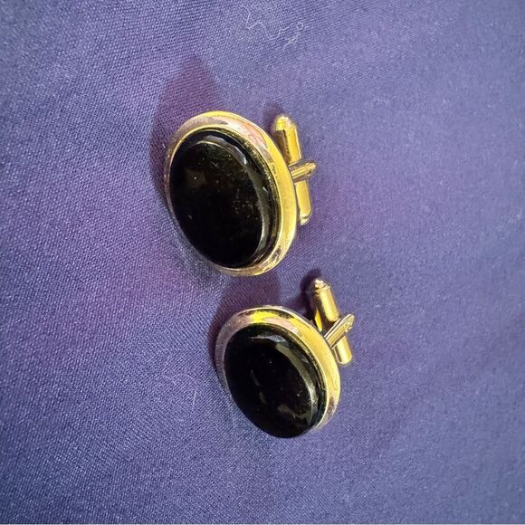 Elegant Black and Goldtone Cufflinks [Jewelry 064] - Picture 1 of 4